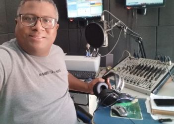 Top FM Jequitaí/MG Rádio com a marca F.F produções. Música, alegria e  informação. Top FM